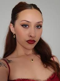 6 month fitness transformation ✨🤍 I committed then & there to making  healthier choices which have slowly snowballed. I didn't do anything  “perfectly” at any point of this journey, but it's proved