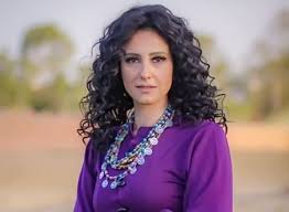 اداء سوسن بدر و صبرى عبد المنعم رائع لدرجة انى انبسط فى اللى حصل لاولادهم. Ø­Ù†Ø§Ù† Ù…Ø·Ø§ÙˆØ¹ ÙÙŠ Ø£Ø­Ø¯Ø« Ø¸Ù‡ÙˆØ± Ù…Ø¹ Ø²ÙˆØ¬Ù‡Ø§ ÙˆØ§Ø¨Ù†ØªÙ‡Ø§ Ø´Ø§Ù‡Ø¯