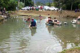 Secara tepatnya lagi ianya berada di kampung sungai serai atau juga batu 11, hulu langat. Destinasi Kolam Air Panas Di Sekitar Selangor Kuala Lumpur