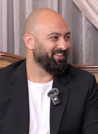 الحلقة الثالثة مع الباحث والمؤرخ الأستاذ علي حسين مزرعاني بعد دقائق تشاهدوا  حلقة مقاش مباشرة عبر موقعي Al ostoura restaurant Nabatieh international