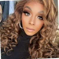 Arielle Pennington's Instagram, Twitter & Facebook