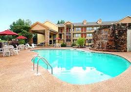 Sevierville Tn Hotels Quality Inn Suites River Suites Near Pigeon Forge Factory Outlet Mall Sevierville Hotel Find Cheap Hotels