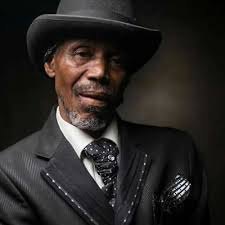 Geraldine Willacy's Instagram, Twitter & Facebook