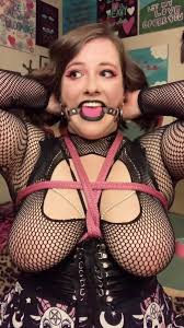 BBW Mom Trying Her Self Bondage With Her Tits Out - ThisVid.com