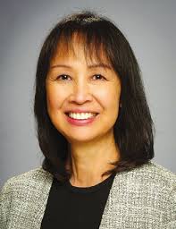 W O M E N O F I N F L U E N C E :