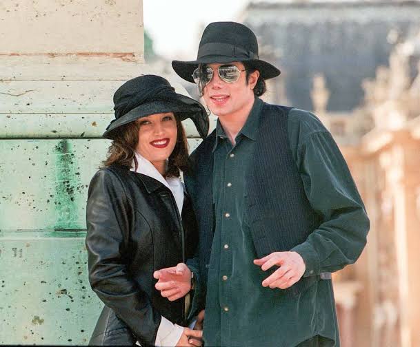 Lisa Marie Presley Book: Michael Jackson Was 'A Virgin' at Age 35 | Us  Weekly