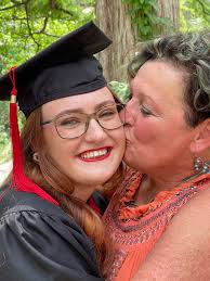 lauri ward (@lauri12ward)