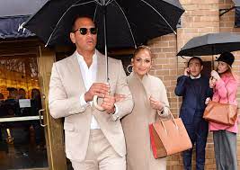 Jennifer lopez by gotty · november 22, 2020. What Is It About These Paparazzi Photos Of Jennifer Lopez And Alex Rodriguez Vanity Fair