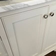 Benjaminmoore Oc 20 Pale Oak Satin Finish Love Going Back To Former Current Client And Seeing The Pale Oak Benjamin Moore Oak Cabinets Oak Kitchen Cabinets