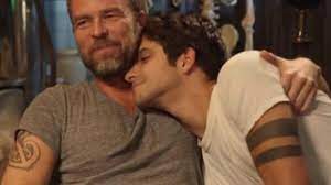 Tyler Posey e J.R. Bourne di 'Teen Wolf' si danno alle coccole - Gay.it