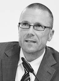 Economy of Sufficiency. Essays