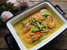 Bila menyiang pucuk paku, kita sebaiknya gunakan tangan, jadi kita tahu yang mana batang muda dan yang mana tua. Masak Lemak Cili Api Udang Dengan Kacang Buncis Azie Kitchen