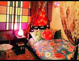 Memisahkan meja kerja dengan tempat istirahat akan membuat kamu lebih fokus melakukan aktivitas. Tampil Beda 10 Inspirasi Desain Kamar Tidur Minimalis Ala Jepang Dailysia