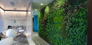 Ein vertikaler garten macht eine kahle wändflächen zu blumigen oasen oder zum grüne wand für innen, im büro und außen auf balkon und terrasse. Vertikale Garten Frischer Wind Fur Innenraume Bund Deutscher Innenarchitekten Bdia