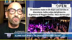 Allarme caldo, Matteo Bassetti: "Nel ghiaccio si nascondono i batteri",  #Pomeriggio5 News