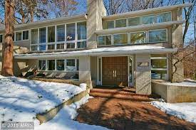 Mid Century Modern Homes For Sale In Northern Virginia Haymarket Homeowner Mid Century Modern House Modern Homes For Sale Mid Century Modern Exterior