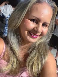 Obrigada Deus por mais uma vida . Obrigada a todos aqueles amigos e  familiares que tiraram um segundo ou minutos do seu dia para me  parabenizar. Desejo o triplo de coisas boas