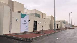 أعلن وزير الإسكان ماجد بن عبدالله الحقيل اعتماد آلية دعم المستفيدين من القرض العقاري، بما يرفع نسبة الدعم الشهري لهم، وذلك لأصحاب الدخل الشهري أكثر من 14 ألف ريال، وذلك من خلال تغريدة له عبر حسابه الرسمي على تويتر، موضحاً أن هذه الخطوة تأتي تلبية لرغبات. Ø³ÙƒÙ†ÙŠ Ø¨Ø¯Ø¡ ØªØ¹Ø¯ÙŠÙ„ Ø­Ø§Ø³Ø¨Ø© Ø§Ù„Ø¯Ø¹Ù… Ù„Ù…Ù† ÙŠØ²ÙŠØ¯ Ø¯Ø®Ù„Ù‡Ù… Ø¹Ù† 14 Ø£Ù„Ù Ø±ÙŠØ§Ù„ Ø§Ù„Ø´Ù‡Ø± Ø§Ù„Ø¬Ø§Ø±ÙŠ ØµØ­ÙŠÙØ© Ø§Ù„Ø§Ù‚ØªØµØ§Ø¯ÙŠØ©