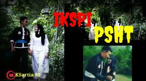 Saya juga ikut berlatih pencak silat. Prewedding Ikspi Psht Terkece Youtube