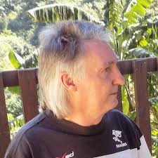 Stream Geoff Munro music