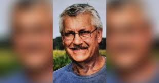 Laura Schley's Instagram, Twitter & Facebook