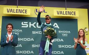 Elbi Ayşe açık görüntüler - Amcık açıp gösterdi gör