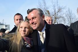 Tochter norbert hofer.fpö parteiobmann norbert hofer und vizekanzler werner kogler grüne diskutieren bei puls 24 infochefin corinna milborn hitzig über veröffentlichte gesprächsprotokolle die causa ischgl und darüber ob die maßnahmen der regierung angemessen waren. Norbert Hofer Ich Habe Sehr Gut Geschlafen Eisenstadt
