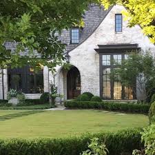 I think i could live in the south prior to this, when anyone said 'whitewash' i thought of tom sawyer whitewashing aunt polly's fence. Get The Whitewash Look Paint Limewash And The German Smear Becki Owens
