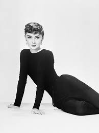 Audrey hepburn was a british actress and humanitarian. Wir Kleiden Uns Jetzt Wie Stilikone Audrey Hepburn Stylight