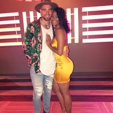 It was only a week ago kelce celebrated mustache mondays after having shaved his beard down to a mustache. Man Of The Decade On Twitter The Shade Room Posted This Pic Of Travis Kelce Football Player And His Girlfriend And Men Are Gnashing Their Teeth In The Comments Https T Co Qjtktafgq5