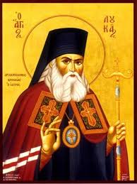 Ο άγιος λουκάς ως ιατρός δημοσίευσε σαράντα επιστημονικά έργα. Agios Loykas Omologhths Kai Iatros Arxiepiskopos Symferoypolews Kai Krimaias Ekdotikos Oikos Eikonwn Texnhs Ekklhsiastika Eidh Aperghs Sia Oe