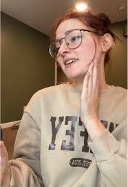 Angela Sealey's Instagram, Twitter & Facebook