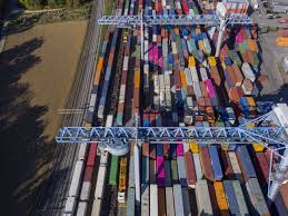 schweiz dp world kauft anteile an swissterminal international unternehmens wirtschaft und branchen nachrichten sonst news transport die zeitung fur den guterverkehr lkw speditionen fuhrpark nutzfahrzeuge verkehrspolitik wirtschaft