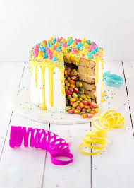 Faschingstorte Mit Sussigkeiten Uberraschung Rezept Gummibarchen Kuchen Gummibarchen Torte Pinata Kuchen