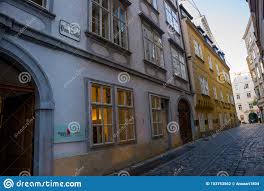 Du kan booke austria trend hotel europa wien på vores websted med bare et par klik. Wien Osterreich Das Mozarthaus Wien War Mozart Wohnsitz Von 1784 Bis 1787 Das Haus Ist Auf Domgasse Redaktionelles Stockfotografie Bild Von Architektur Kultur 153753562