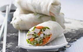 Rouleaux De Printemps Au Poulet Legers Plat Et Recette Rouleau De Printemps Poulet Recettes De Cuisine Rouleau De Printemps