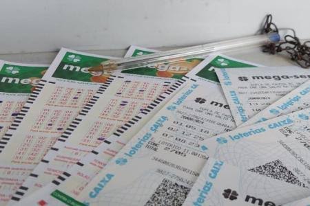 Resultado Mega-Sena 3065: pr&ecirc;mio acumula e vai a R$ 82 milh&otilde;es; veja dezenas | R&aacute;dio Itatiaia