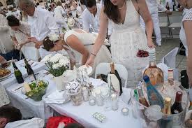 You could definitely tell who has been in previous years and those who were beginners. Diner En Blanc 2016 The Best Night In Paris Dc Rainmaker
