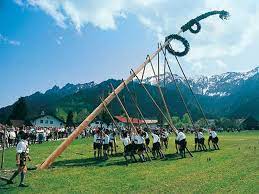 Das aufstellen von maibäumen hat in österreich lange tradition und bringt viele regionale auch in nahezu allen teilen deutschlands, wie auch in den deutschsprachigen gebieten der schweiz findet. Maibaum May Tree Celebration In Germany Bavaria Germany Visit Austria Germany