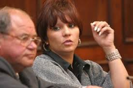 Una ex senadora del PJ y su hijo fueron detenidos por tenencia de drogas