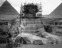 صورة نادرة لترميم وازالة الاتربة عن تمثال ابو الهول عام 1925 Ancient Egypt Egypt Pyramids Egypt