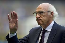 Yo hablo de fútbol, no me voy a tirar contra liga. Carlos Bianchi O Como Hacer Historia En El Futbol El Espectador