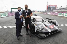 Il y a quelques jours, notre cameraman alain dalbera couvrait les 24 heures du mans. Porsche Press Releases Porsche Hands Over 919 Hybrid Mock Up To French Automobile Club Porsche Serbia