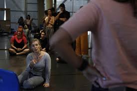 Il degrado si è impadronito della città: How To Make Sex Scenes Natural And Nonthreatening Cue The Intimacy Coordinator The New York Times