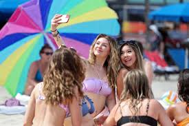 Spring break 2019 has finally kicked off, and drunk students immediately found themselves on the beach guzzling drinks, twerking and passing out in outrageous parties. Spring Break 2021 In Fort Lauderdale Photos South Florida Sun Sentinel