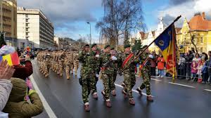 Aproximativ 4.000 de militari şi specialişti din ministerele apărării, de interne, sri, administrația penitenciarelor şi din alte. Parada Militara 1 Decembrie 2015 Brasov Youtube