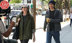 Jared leto and anne hathaway are hard at work on the set of their upcoming apple. Jared Leto E Anne Hathaway Il Set Da Oscar Di Wecrashed Foto Kikapress Com