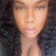 I want to go fishing, but I need an expert to put worms