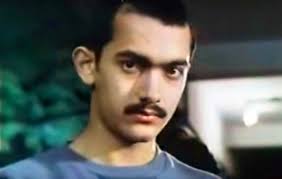 Aamir khan bu film için, adeta christian bale'in the machinist ve american psycho'da gösterdiği emeği gösterip şekilden şekile girmişti. Do You Know Aamir Khan S First Film Rediff Com Movies