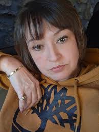 Cindy Eccles's Instagram, Twitter & Facebook